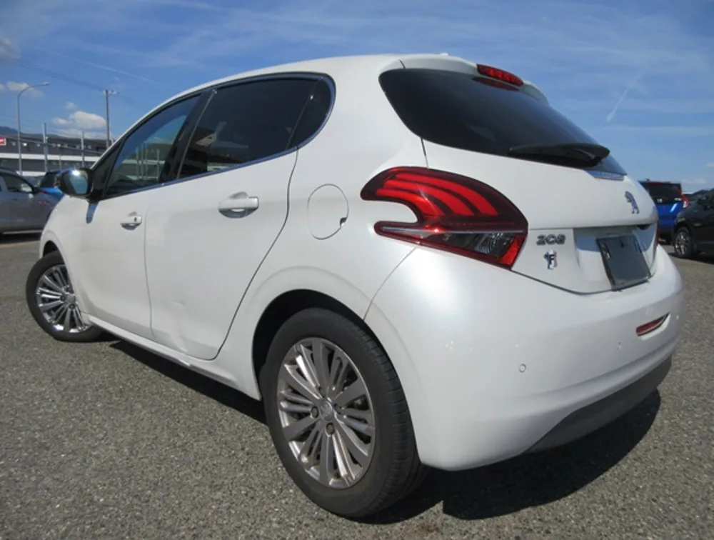 PEUGEOT 208 ALLURE - PRG Motors Ltd
