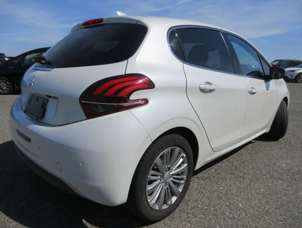 PEUGEOT 208 ALLURE - PRG Motors Ltd