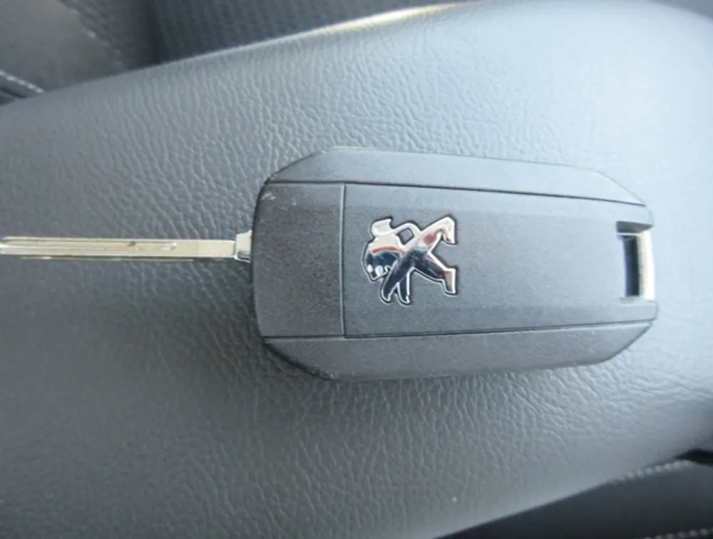 PEUGEOT 208 ALLURE - PRG Motors Ltd