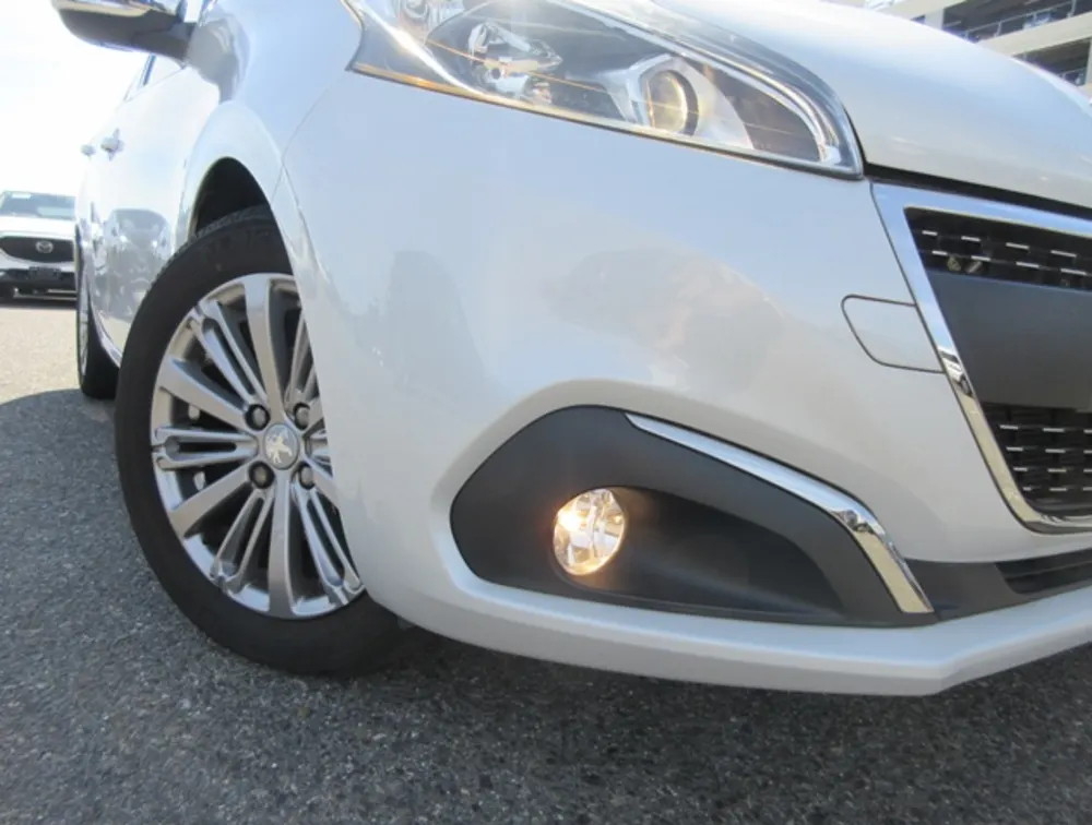 PEUGEOT 208 ALLURE - PRG Motors Ltd