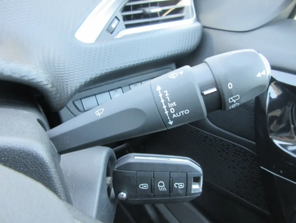 PEUGEOT 208 ALLURE - PRG Motors Ltd