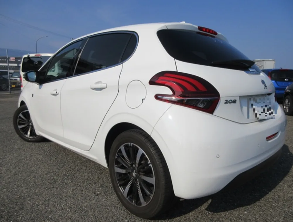 PEUGEOT 208 TECH EDITION MOONROOF - PRG Motors Ltd