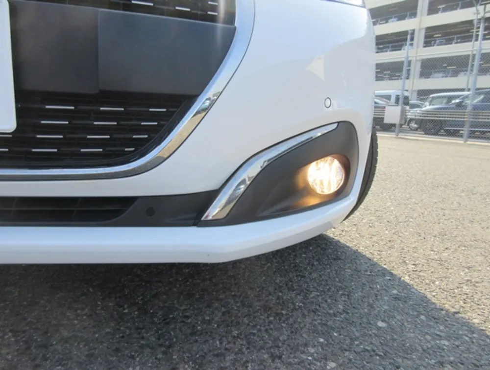 PEUGEOT 208 TECH EDITION MOONROOF - PRG Motors Ltd