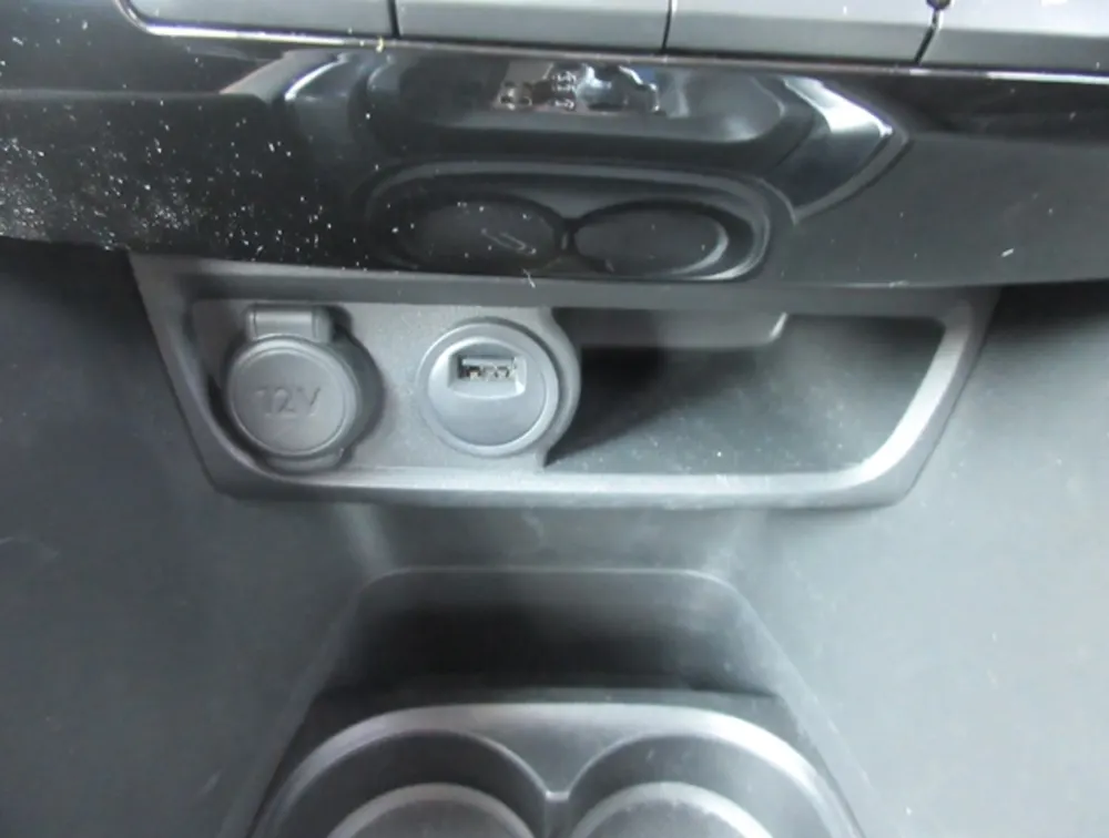 PEUGEOT 208 TECH EDITION MOONROOF - PRG Motors Ltd