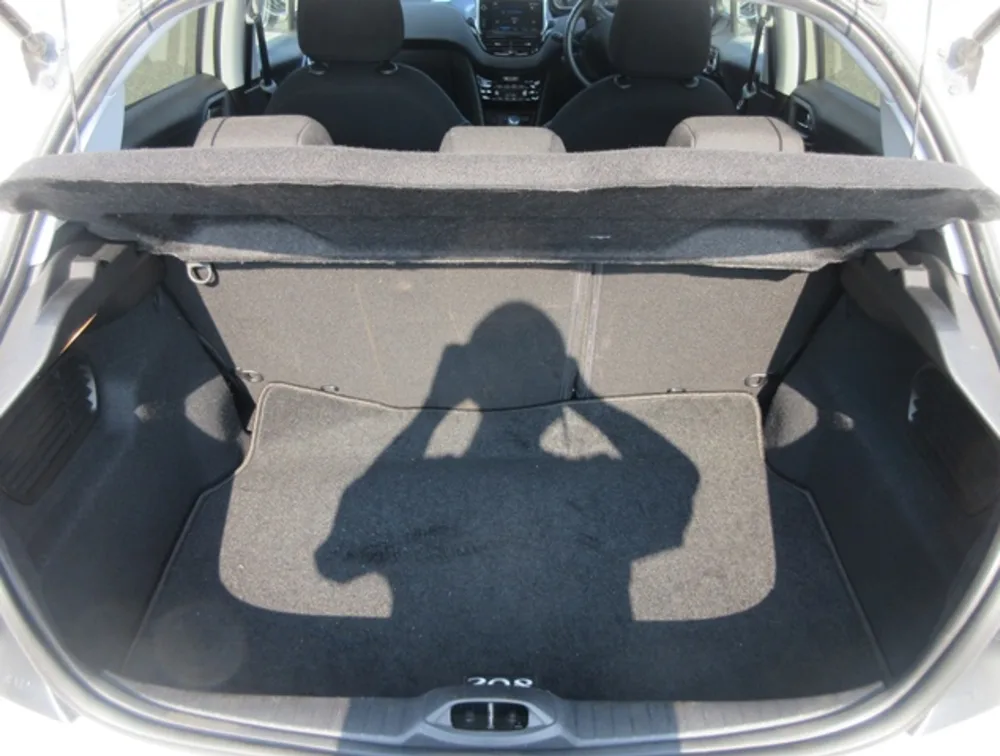 PEUGEOT 208 TECH EDITION MOONROOF - PRG Motors Ltd