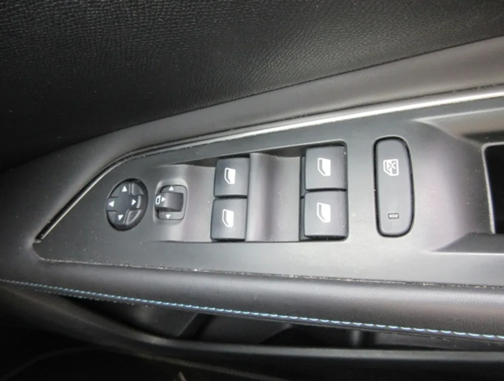 PEUGEOT 3008 CROSSCITY - PRG Motors Ltd