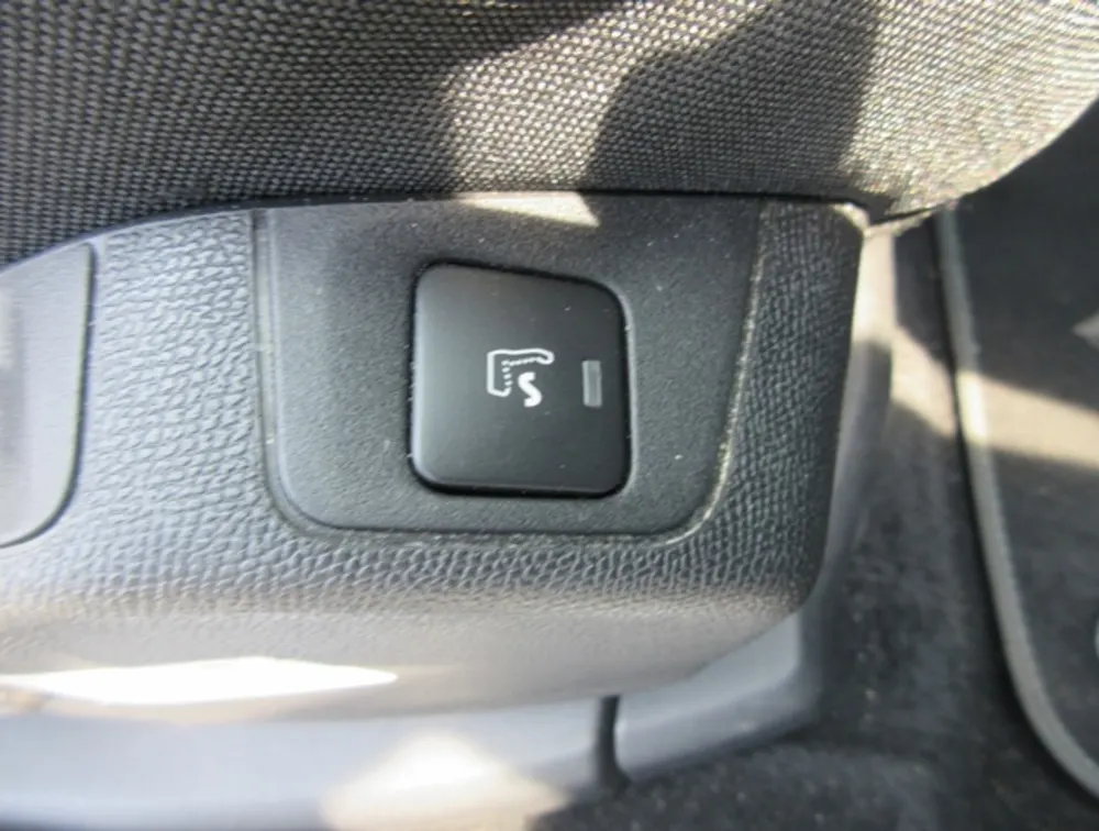 PEUGEOT 3008 CROSSCITY - PRG Motors Ltd