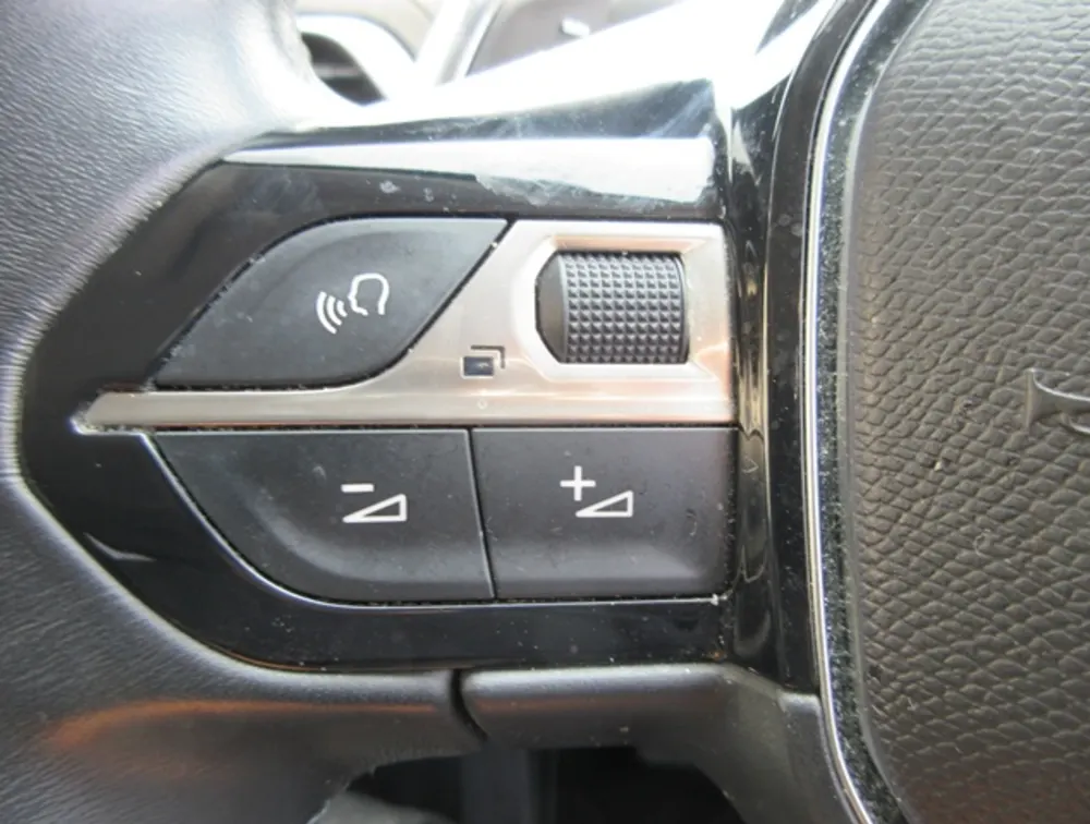 PEUGEOT 3008 CROSSCITY - PRG Motors Ltd