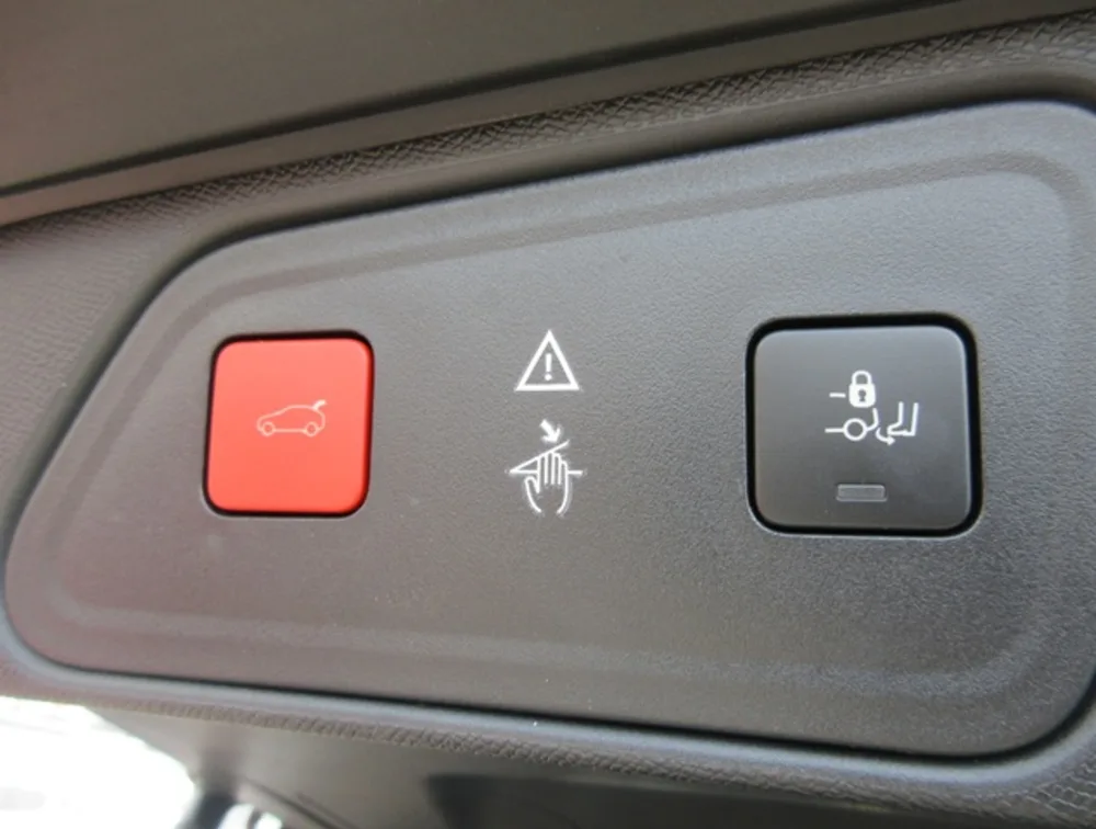 PEUGEOT 3008 CROSSCITY - PRG Motors Ltd