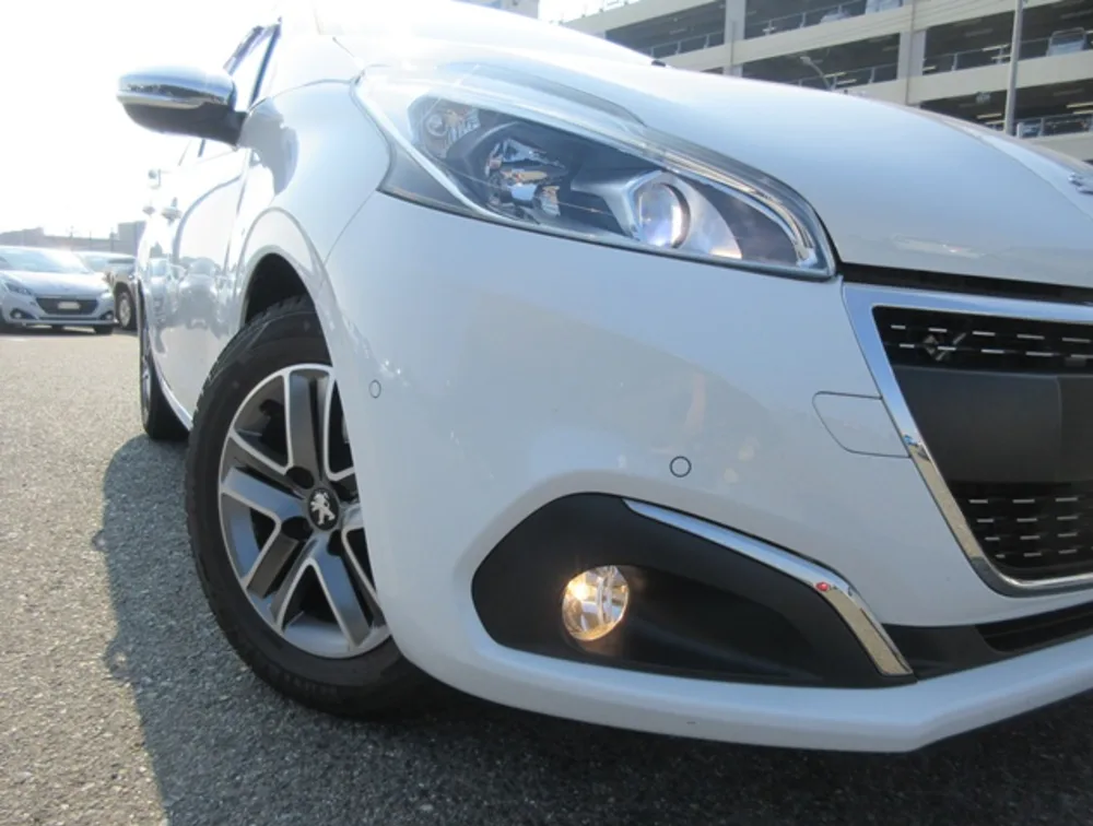 PEUGEOT 208 ALLURE - PRG Motors Ltd