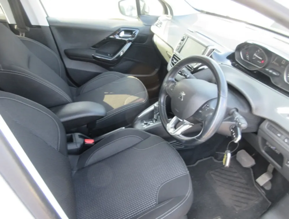 PEUGEOT 208 ALLURE - PRG Motors Ltd