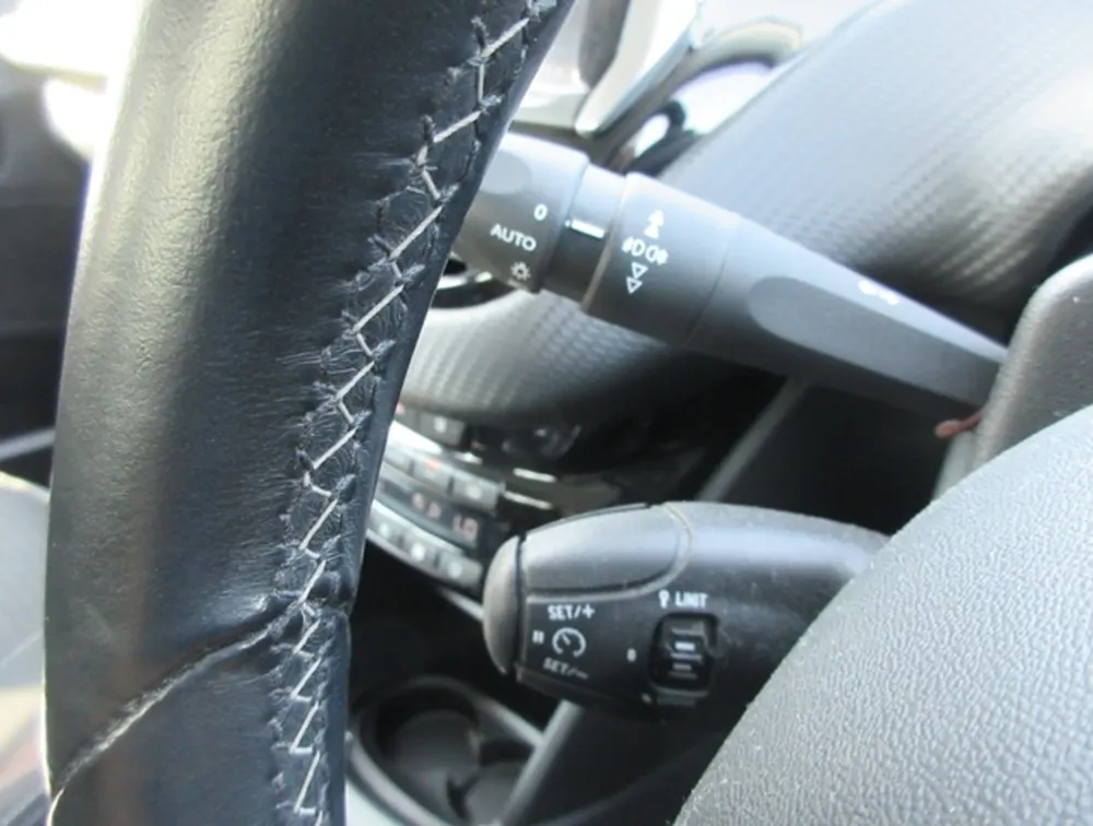 PEUGEOT 208 ALLURE - PRG Motors Ltd