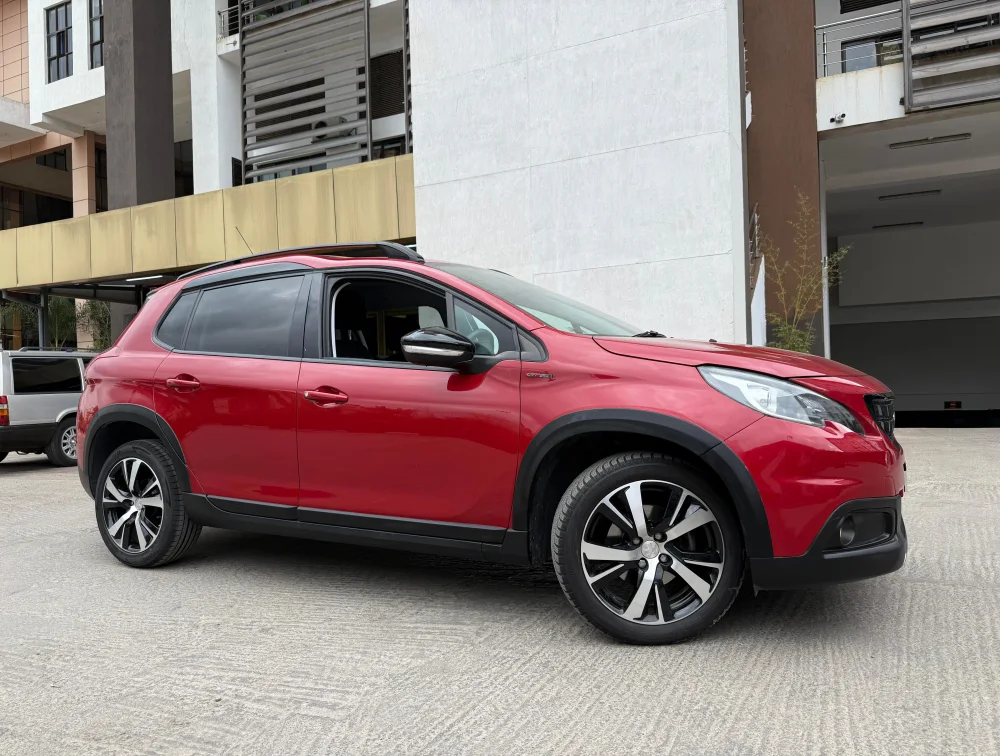 PEUGEOT 2008 GTLINE