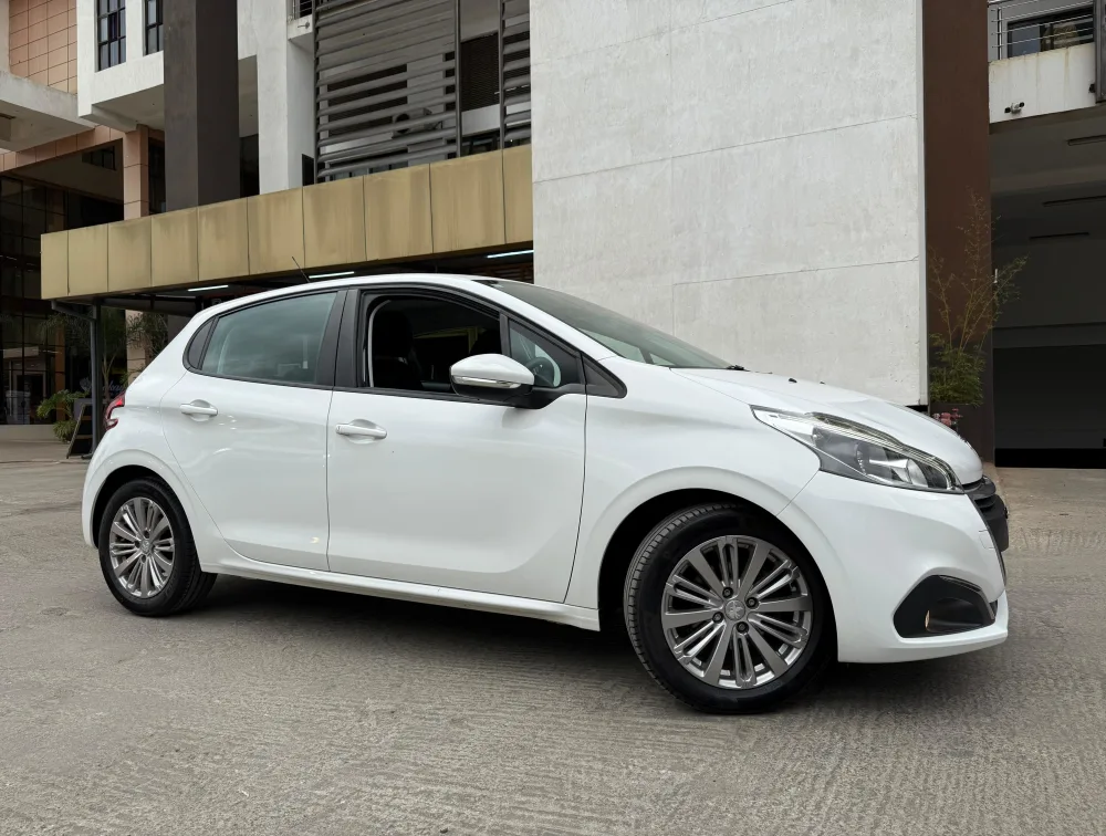 PEUGEOT 208 STYLE