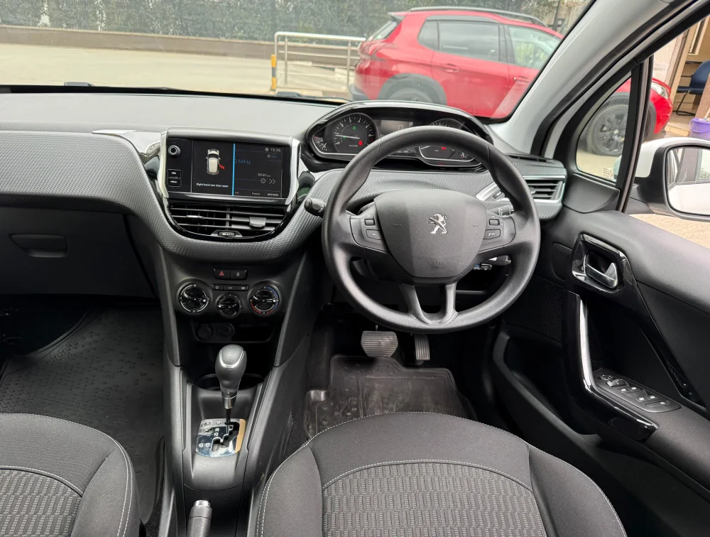 PEUGEOT 208 STYLE - PRG Motors Ltd