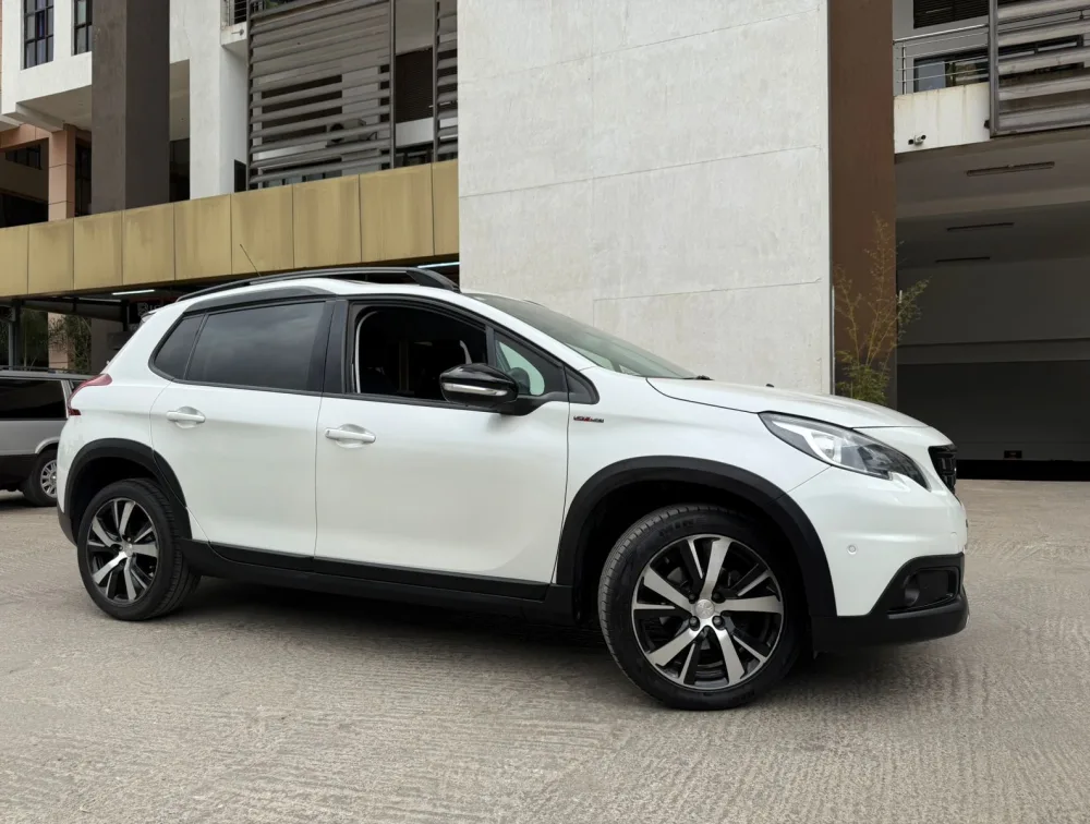 PEUGEOT 2008 GTLINE