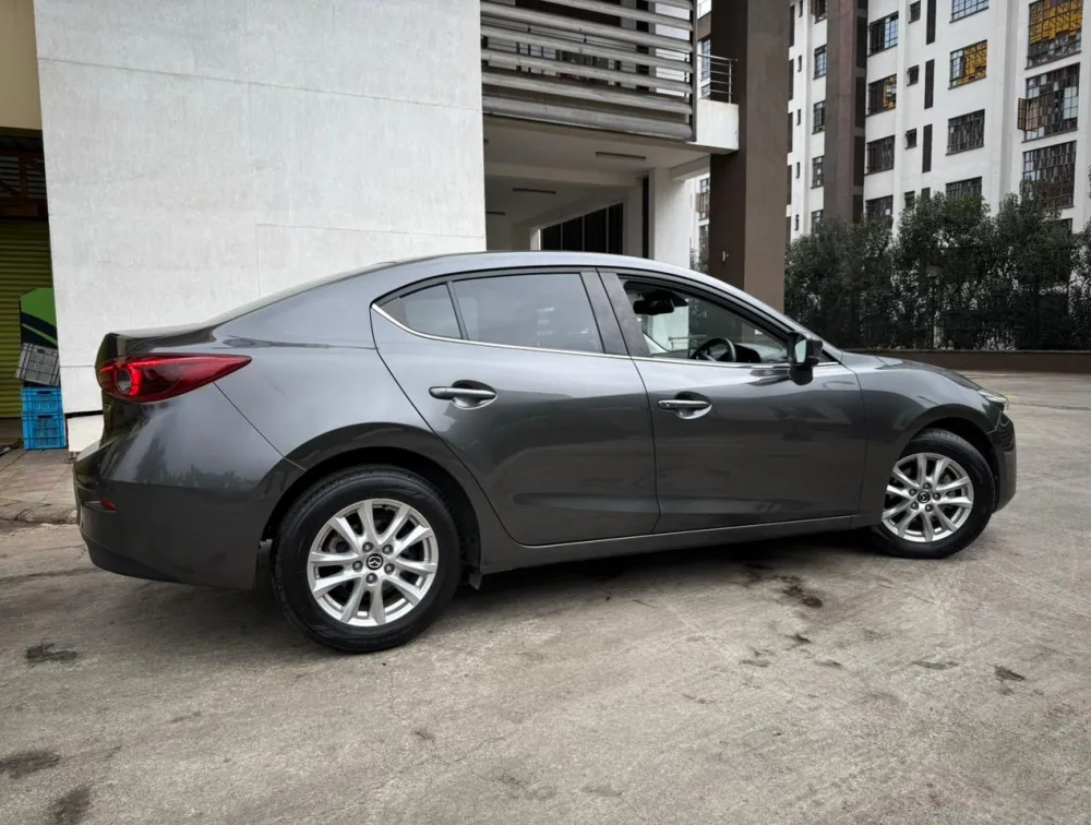 MAZDA AXELA SEDAN - PRG Motors Ltd