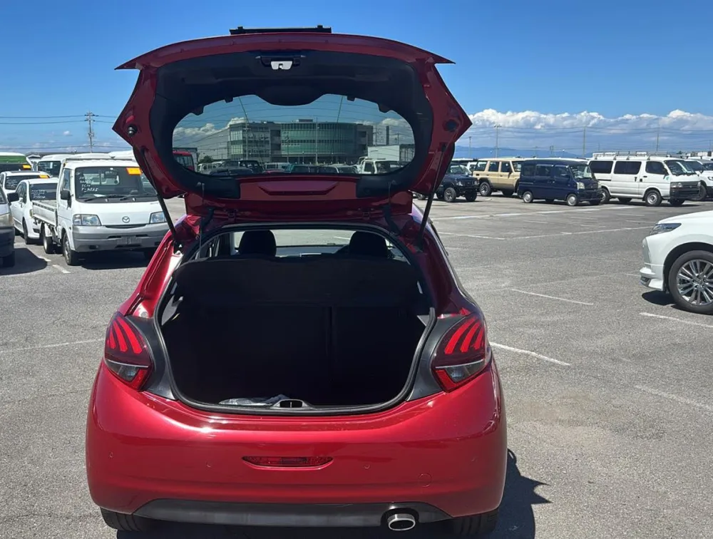 PEUGEOT 208 GTLINE - PRG Motors Ltd