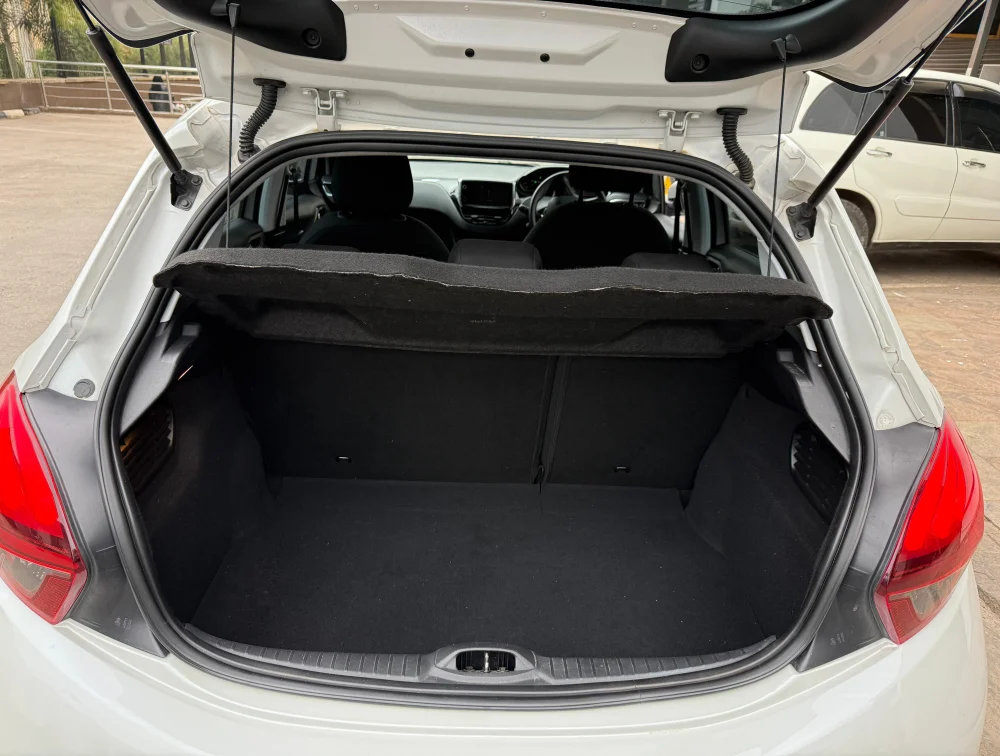 PEUGEOT 208 STYLE - PRG Motors Ltd