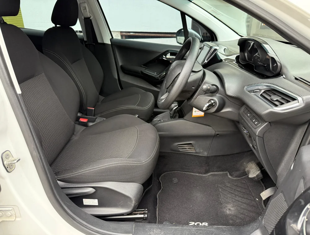 PEUGEOT 208 STYLE - PRG Motors Ltd