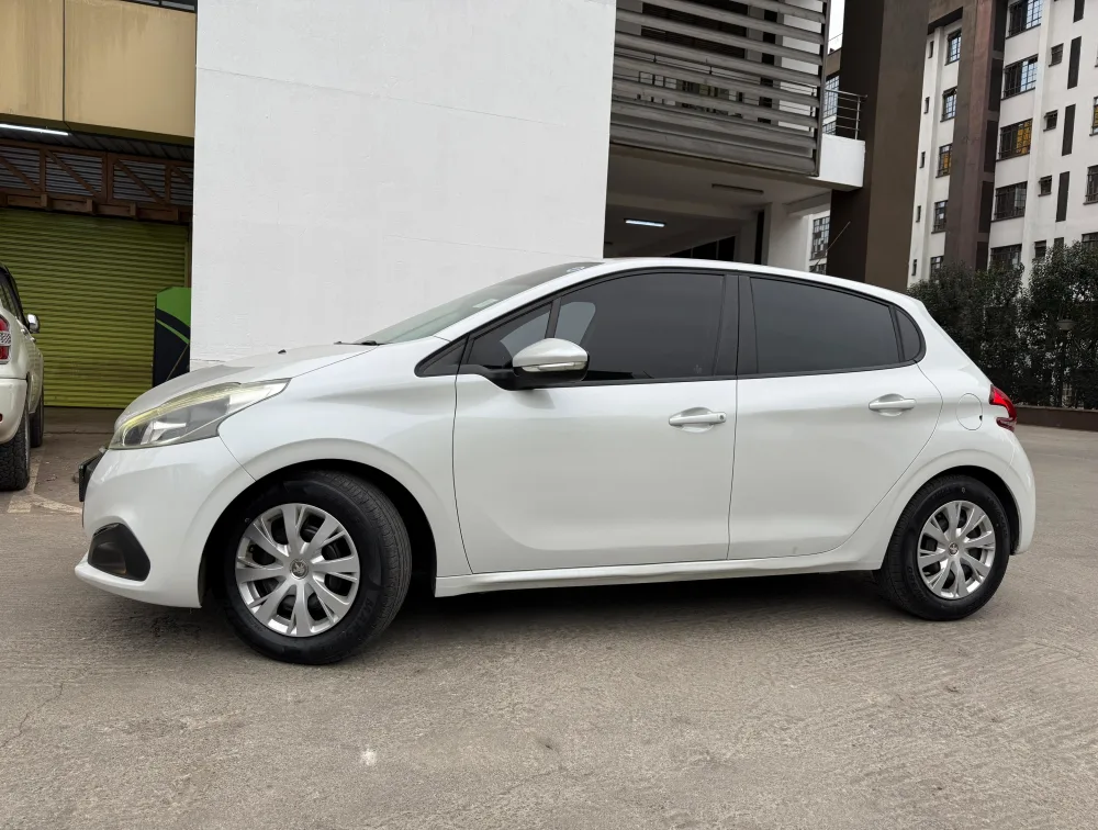 PEUGEOT 208 STYLE - PRG Motors Ltd