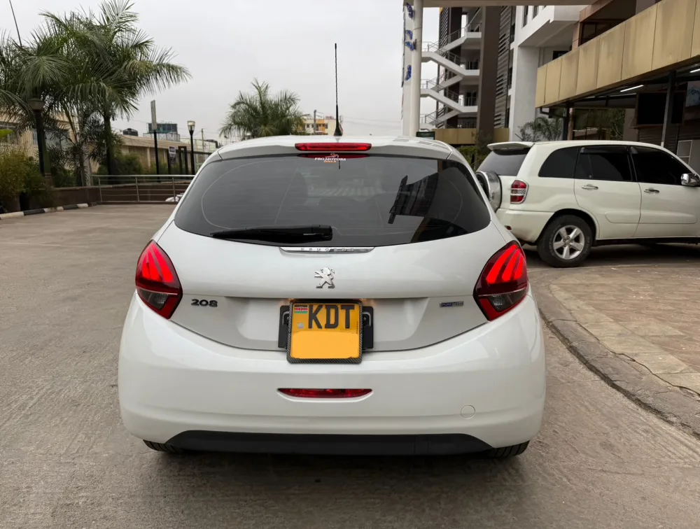 PEUGEOT 208 STYLE - PRG Motors Ltd