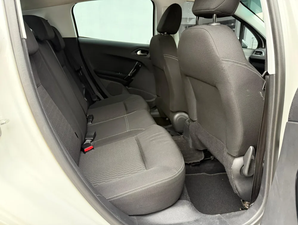 PEUGEOT 208 STYLE - PRG Motors Ltd