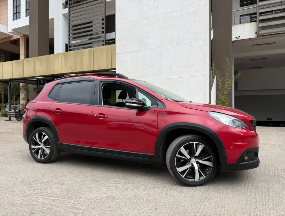 PEUGEOT 2008 GTLINE