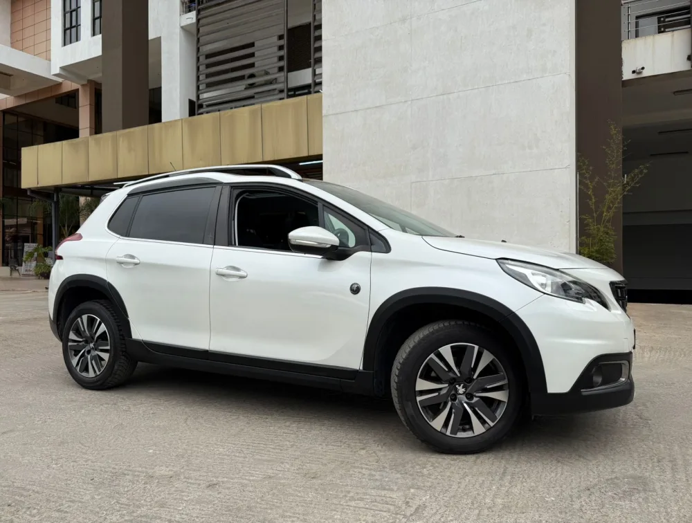 PEUGEOT 2008 CROSSCITY MOONROOF