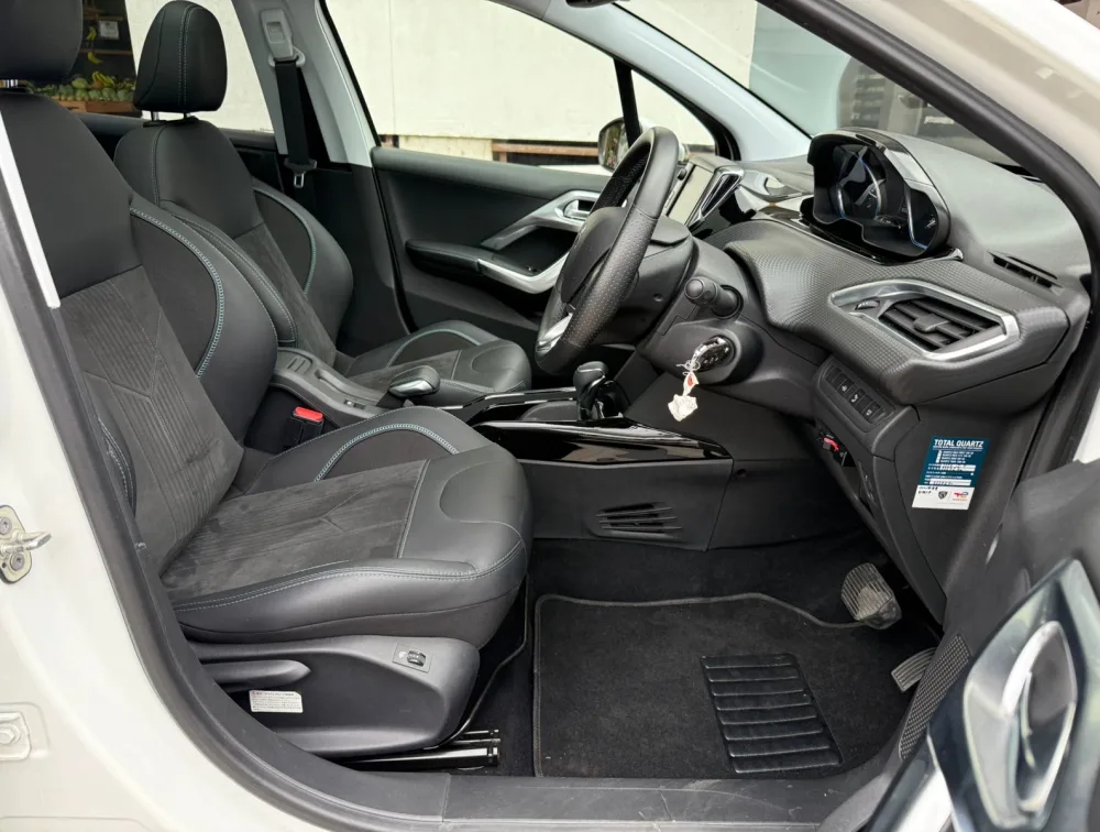 PEUGEOT 2008 CROSSCITY MOONROOF - PRG Motors Ltd