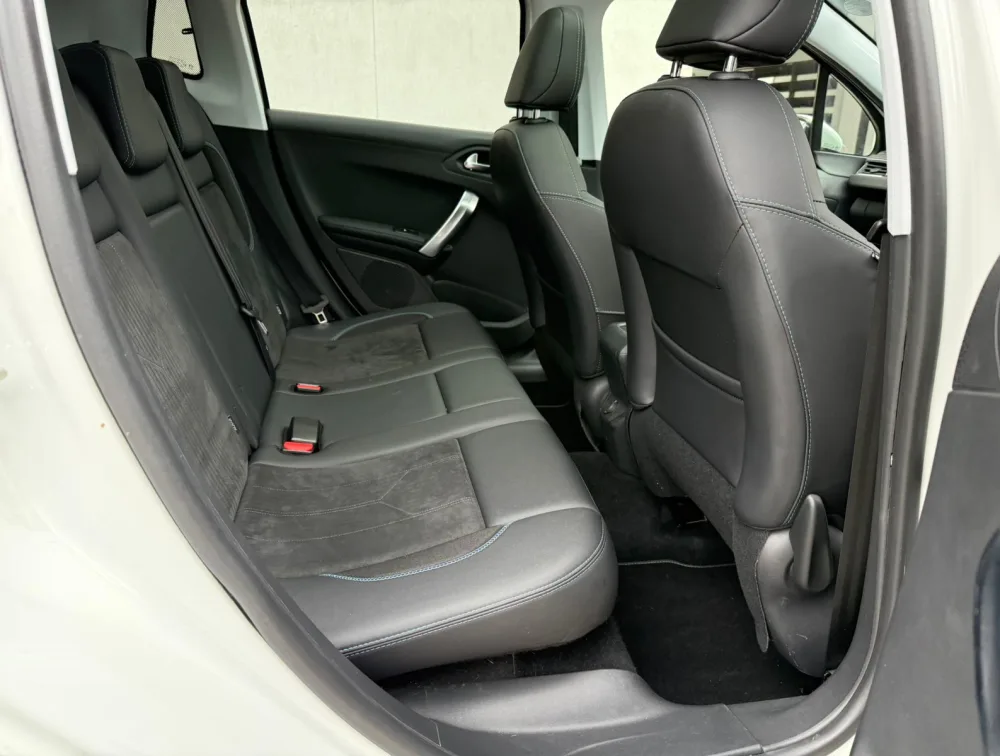 PEUGEOT 2008 CROSSCITY MOONROOF - PRG Motors Ltd