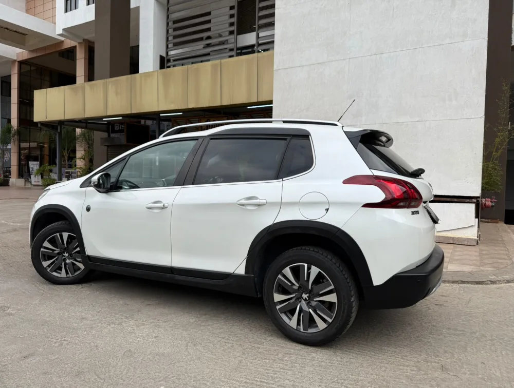 PEUGEOT 2008 CROSSCITY MOONROOF - PRG Motors Ltd