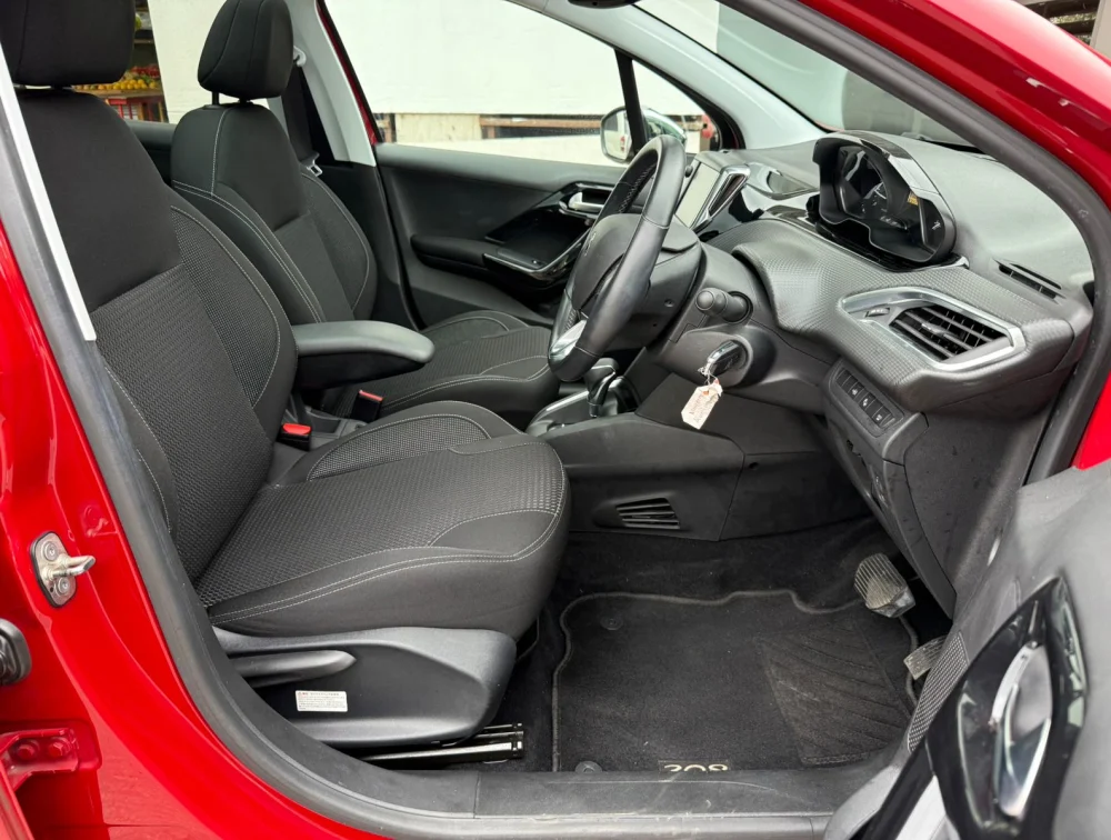 PEUGEOT 208 TECH EDITION MO0NROOF - PRG Motors Ltd