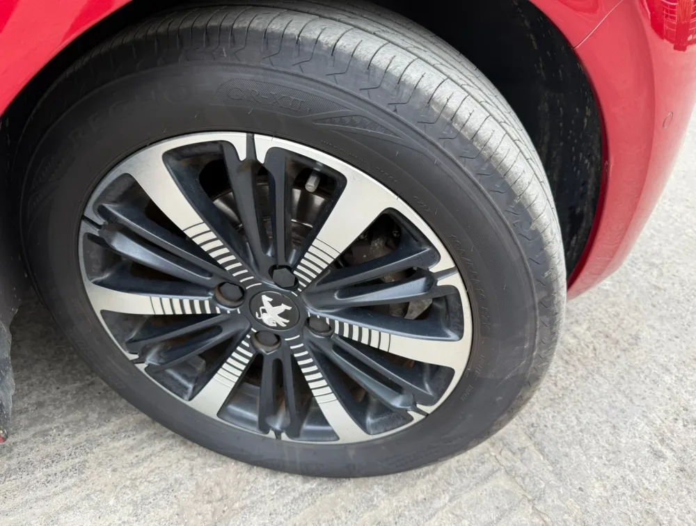 PEUGEOT 208 TECH EDITION MO0NROOF - PRG Motors Ltd