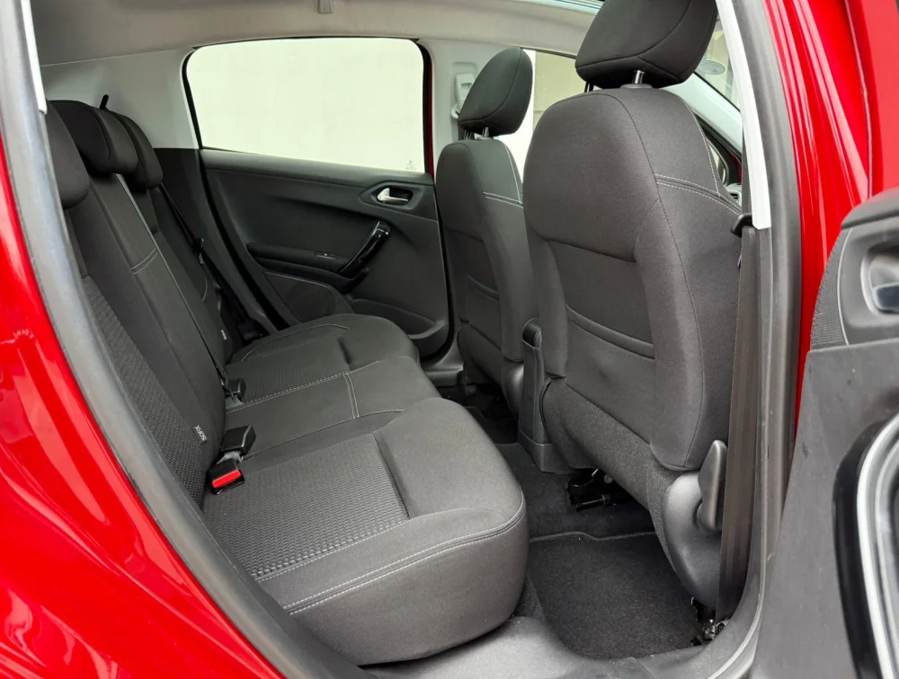 PEUGEOT 208 TECH EDITION MO0NROOF - PRG Motors Ltd