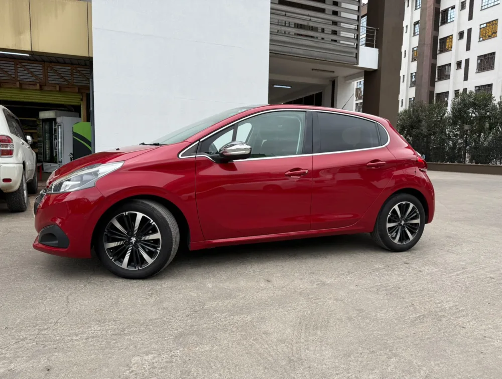 PEUGEOT 208 TECH EDITION MO0NROOF - PRG Motors Ltd