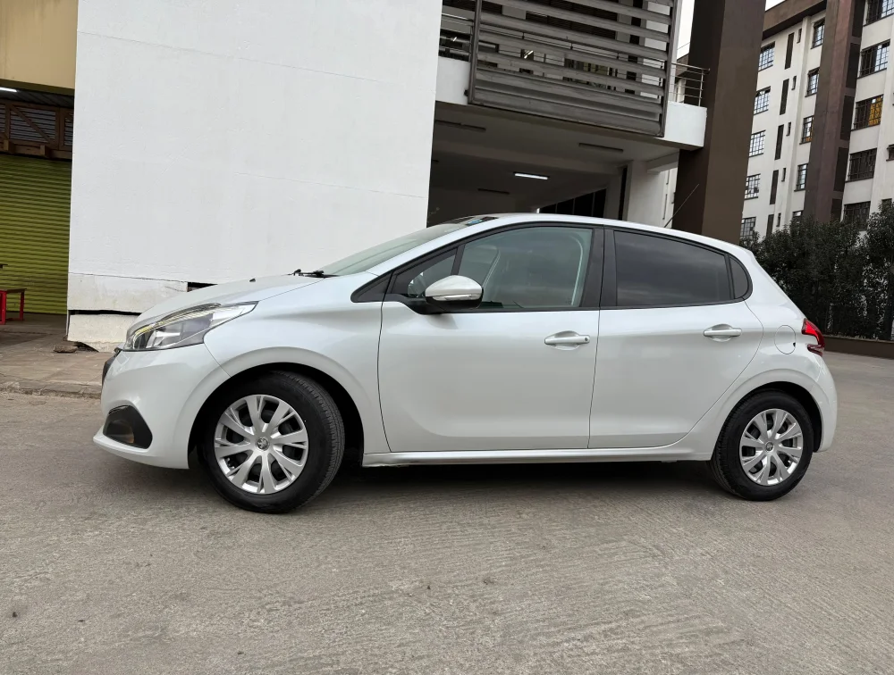 PEUGEOT 208 STYLE - PRG Motors Ltd