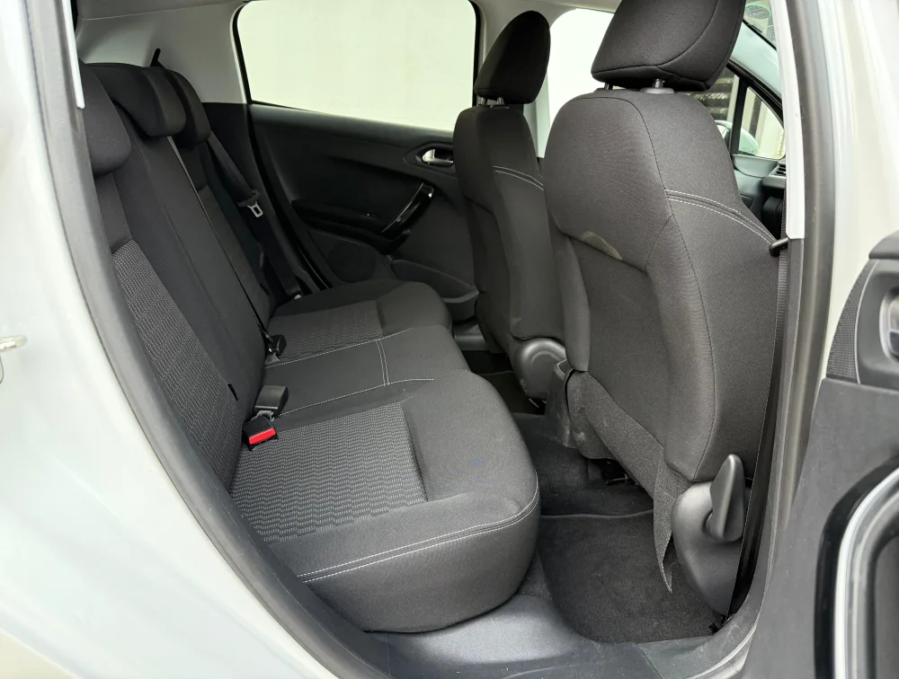PEUGEOT 208 STYLE - PRG Motors Ltd
