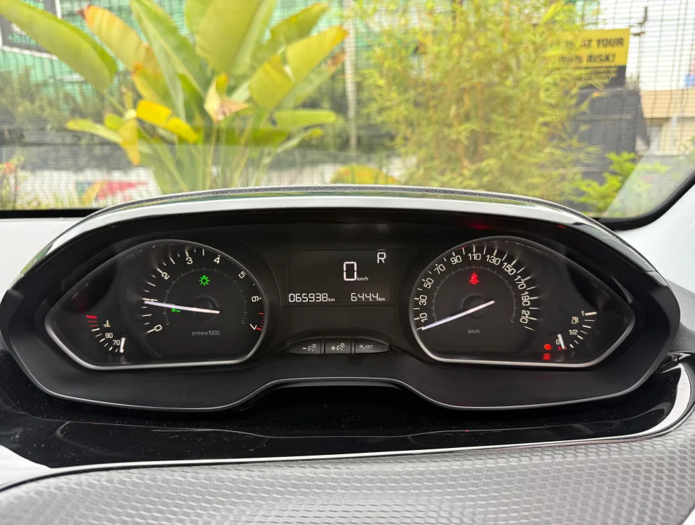 PEUGEOT 208 ALLURE - PRG Motors Ltd