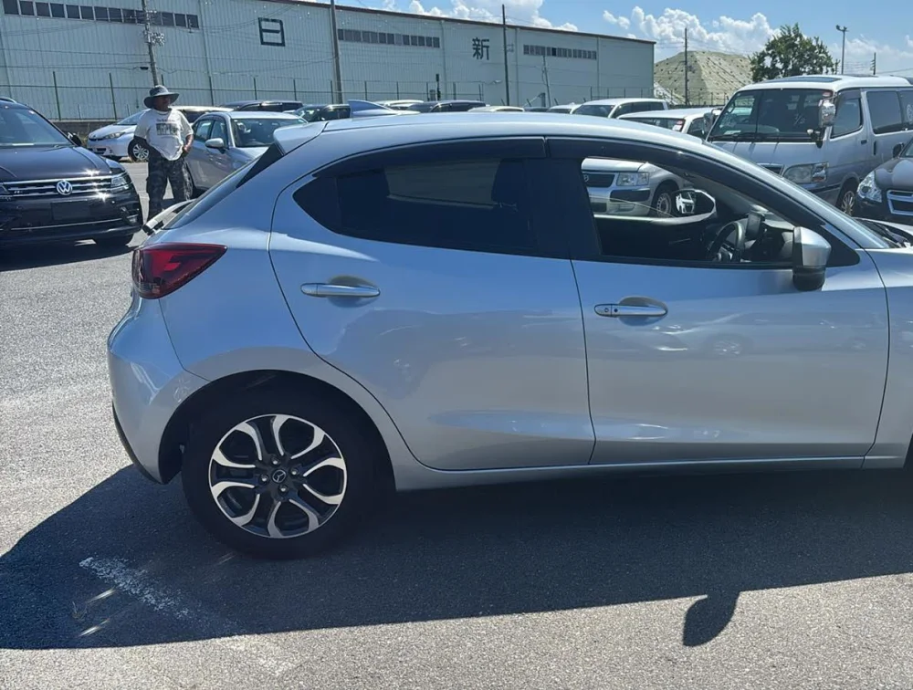 MAZDA DEMIO - PRG Motors Ltd