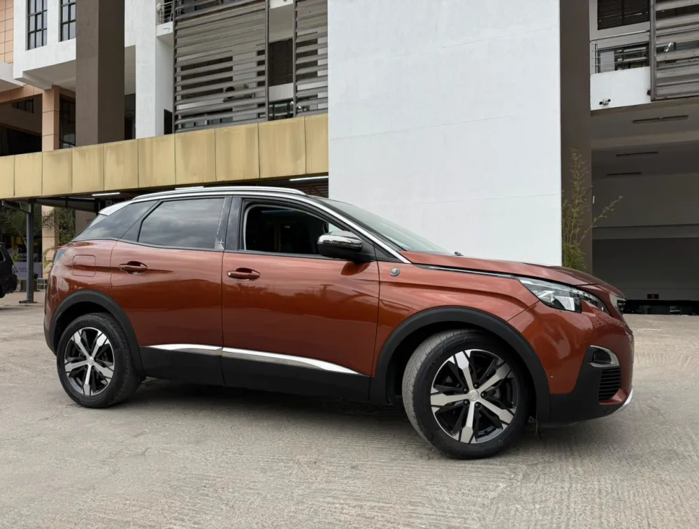 PEUGEOT 3008 CROSSCITY SUNROOF