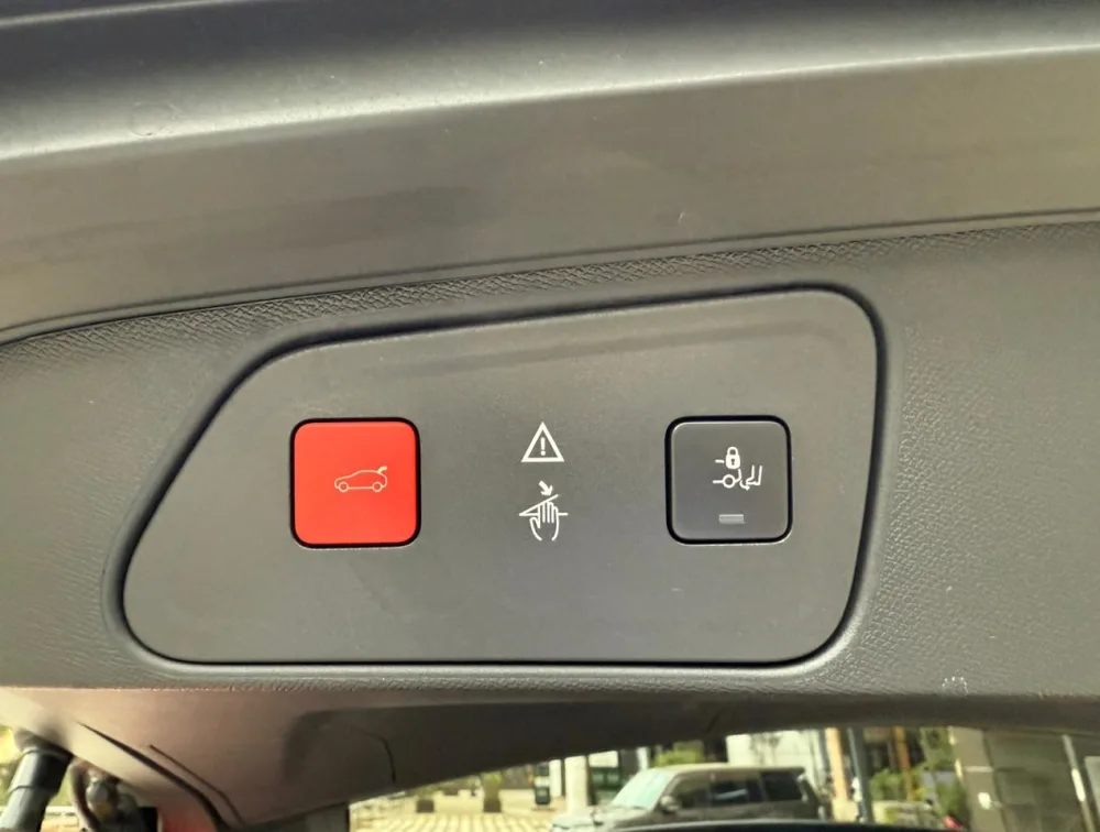 PEUGEOT 3008 CROSSCITY SUNROOF - PRG Motors Ltd