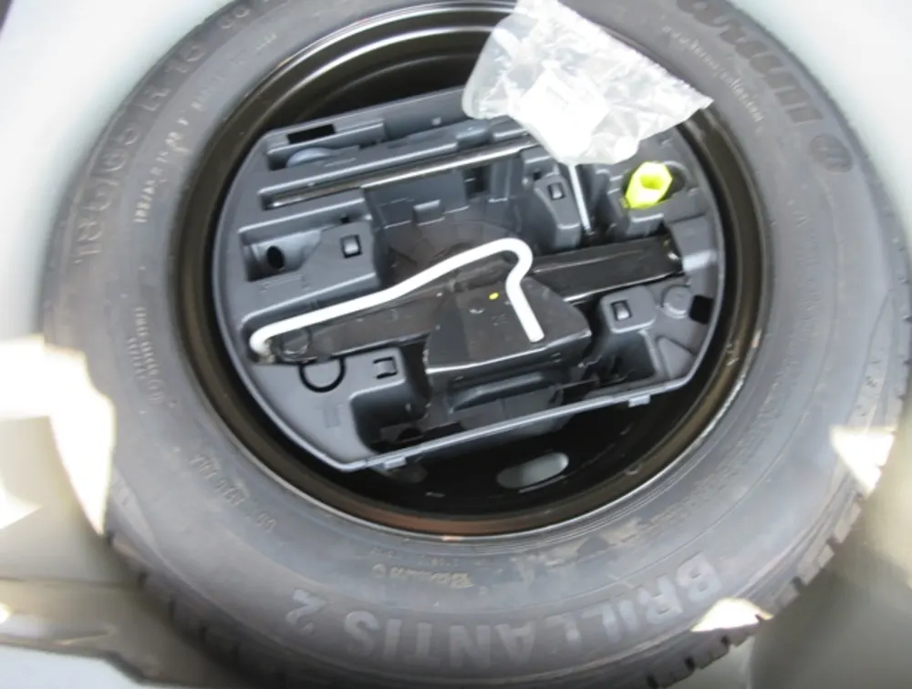 PEUGEOT 2008 CROSSCITY MOONROOF - PRG Motors Ltd