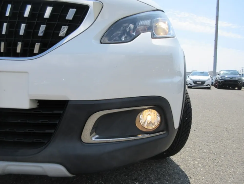 PEUGEOT 2008 CROSSCITY MOONROOF - PRG Motors Ltd