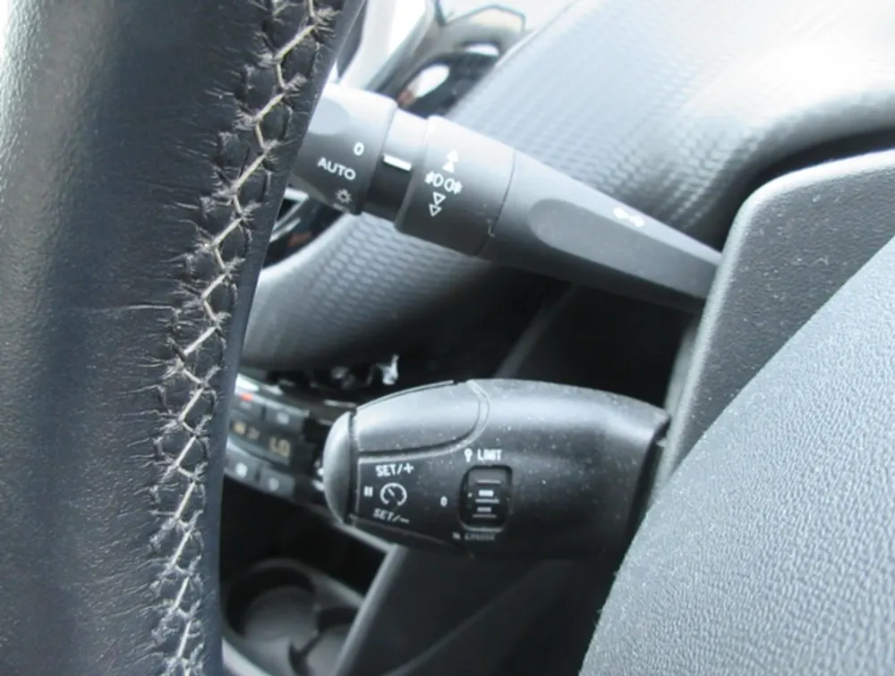 PEUGEOT 208 ALLURE - PRG Motors Ltd