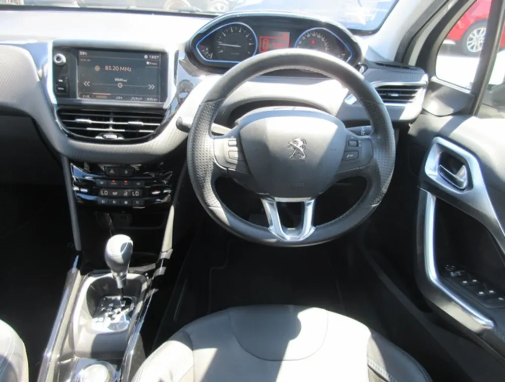 PEUGEOT 2008 CROSSCITY MOONROOF - PRG Motors Ltd