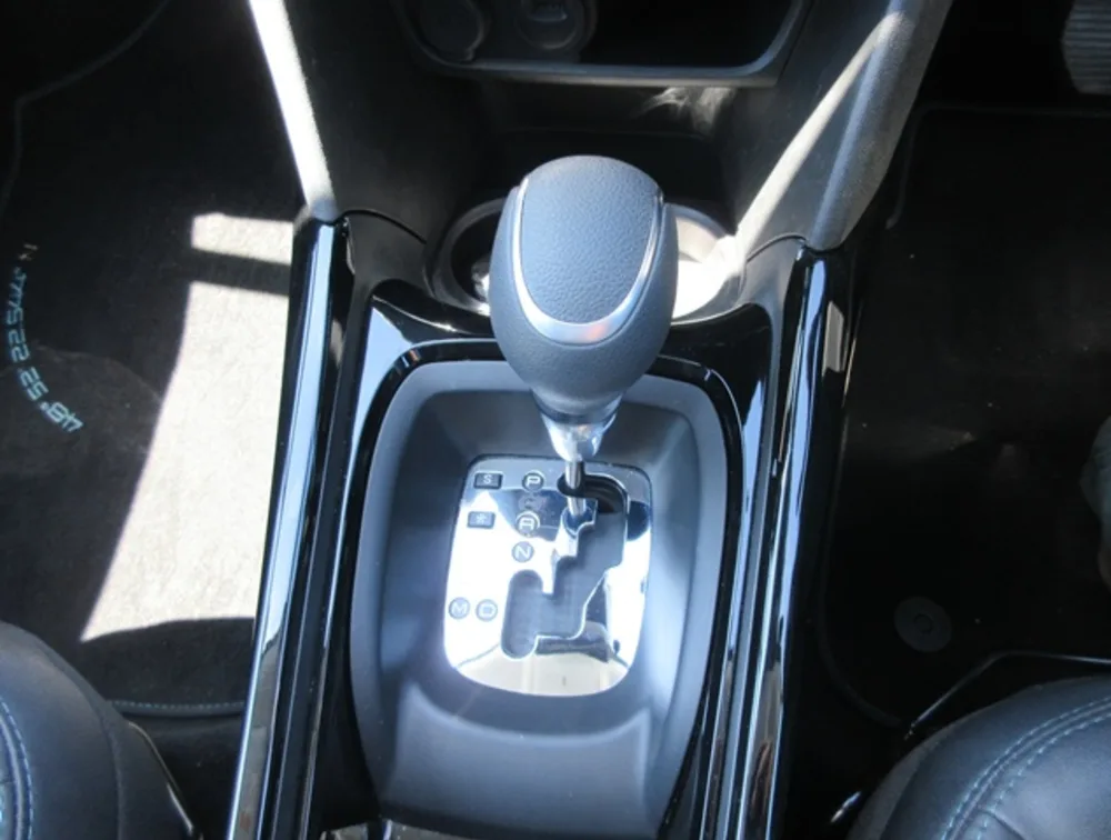 PEUGEOT 2008 CROSSCITY MOONROOF - PRG Motors Ltd