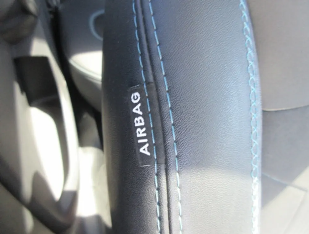 PEUGEOT 2008 CROSSCITY MOONROOF - PRG Motors Ltd