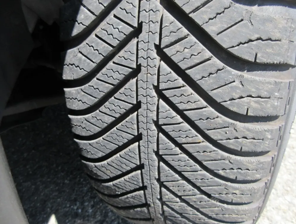 PEUGEOT 2008 CROSSCITY MOONROOF - PRG Motors Ltd