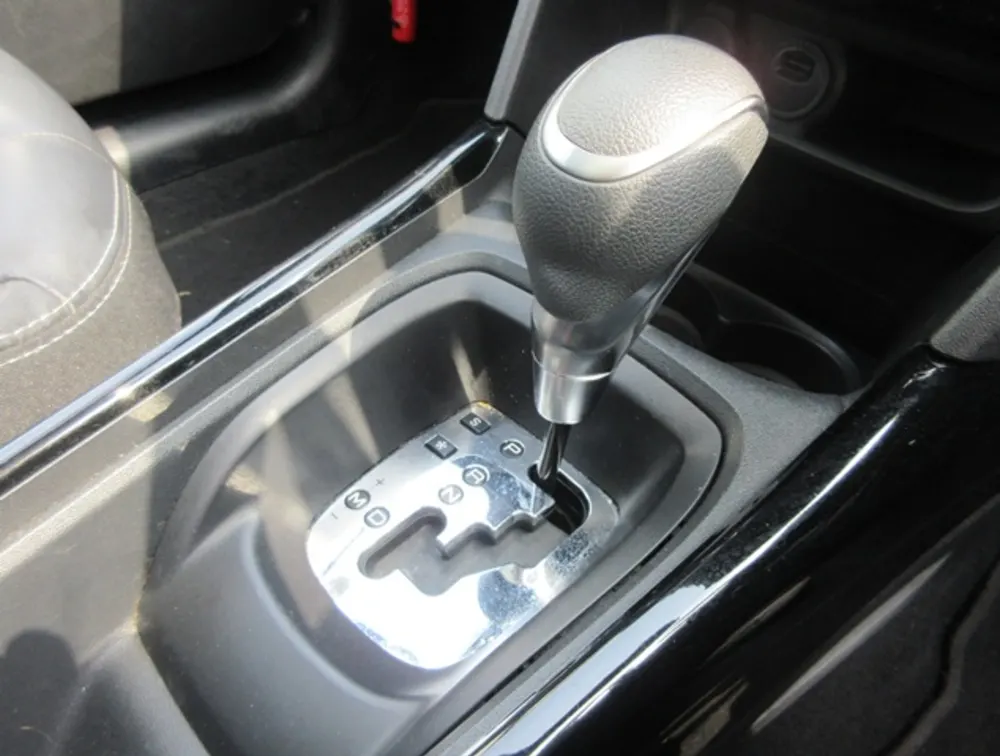 PEUGEOT 2008 ALLURE MOONROOF - PRG Motors Ltd